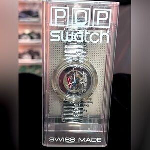 - Mint condition 1998-Swatch Watch embroidery PMK120 Collectible